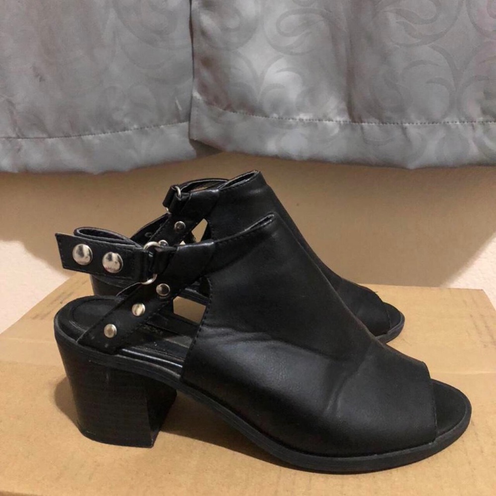 FOREVER 21 BUCKLED BOOTIES / BLACK BOOTS / BLACK OPEN TOED BOOTS